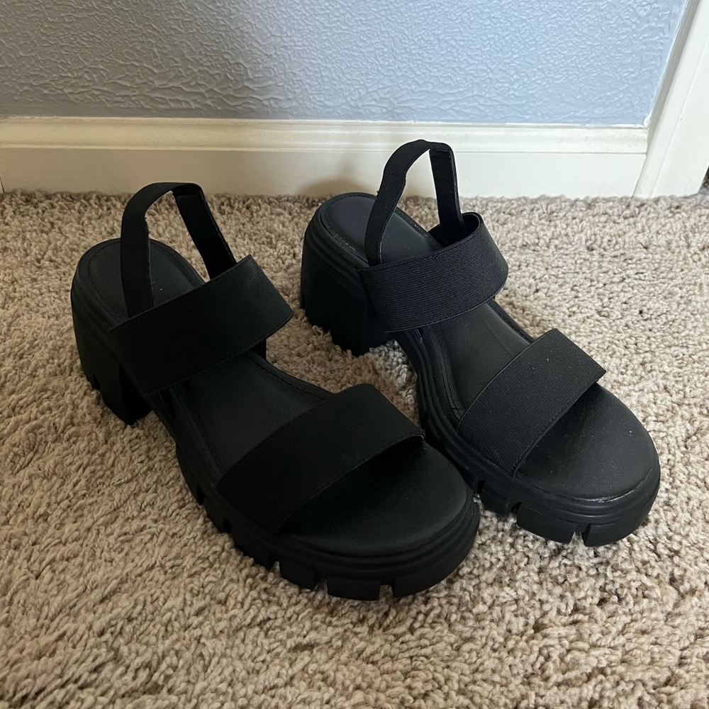 madden girl black platform sandals!